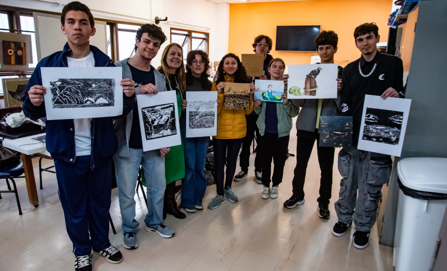 “Calderari: amar, além do mar” une trajetória do artista paranaense às criações de jovens talentos