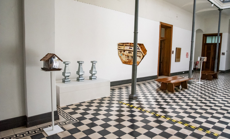 Museu de Arte Contemporânea do Paraná (MAC Paraná) - “Deve ser aqui” na Sede Adalice Araújo, na Secretaria da Cultura