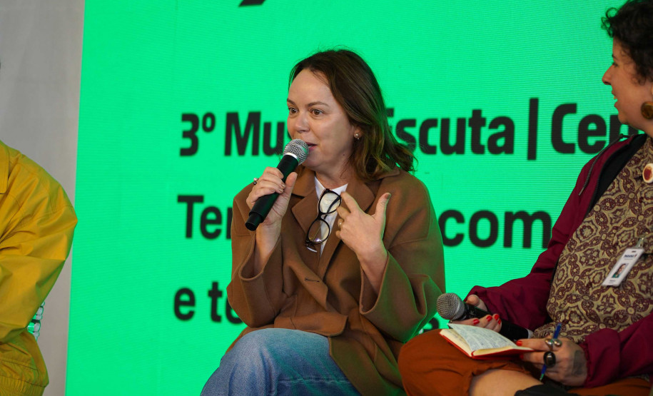 Comunidade de Foz participa de encontro com equipe do Centre Pompidou Paraná para debater novo museu