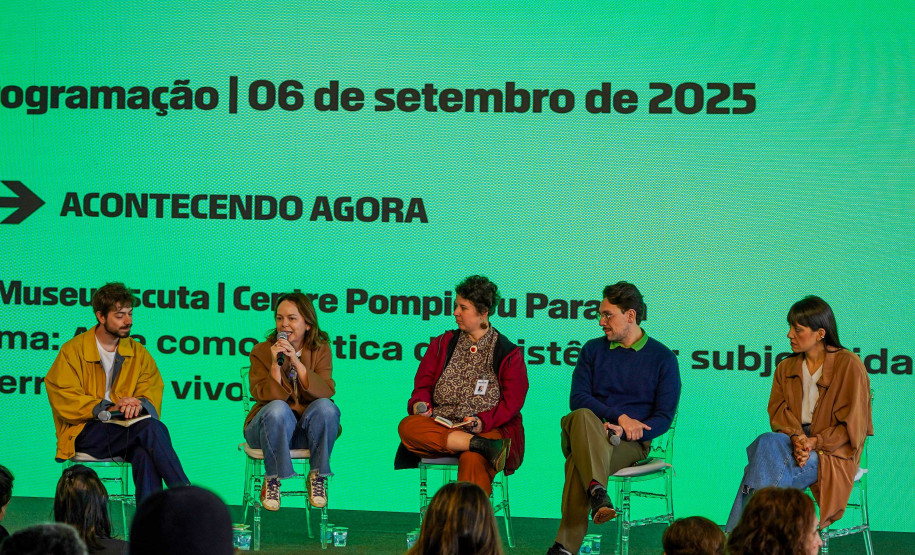 Comunidade de Foz participa de encontro com equipe do Centre Pompidou Paraná para debater novo museu