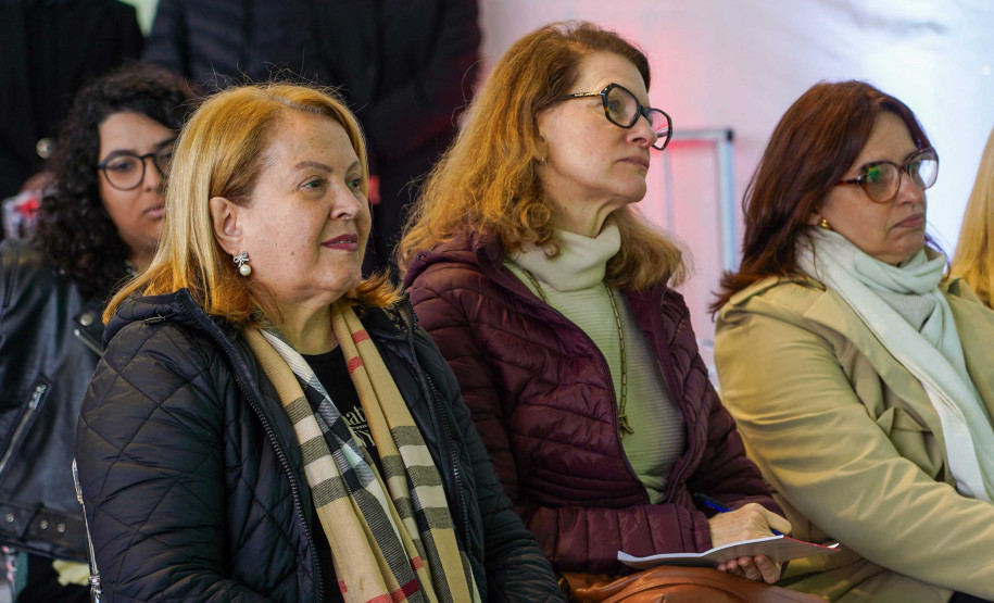 Comunidade de Foz participa de encontro com equipe do Centre Pompidou Paraná para debater novo museu