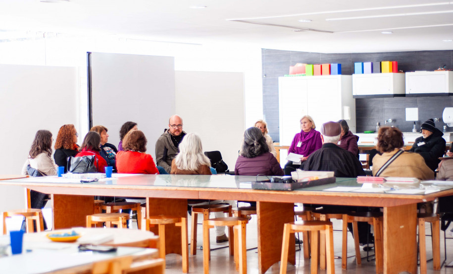 Arte para Maiores promove atividade sobre a coleção asiática