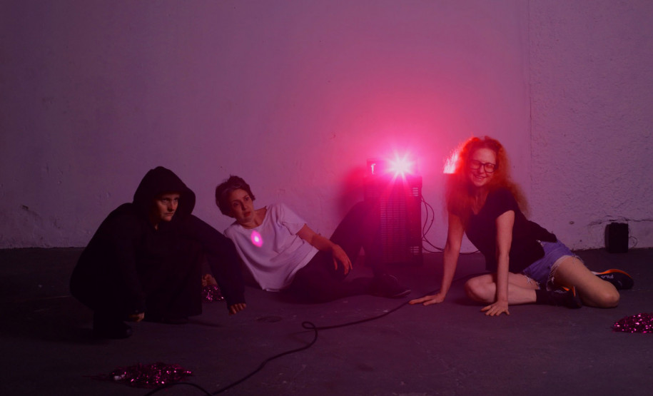 Centro Cultural Teatro Guaíra - Auditório Glauco Flores de Sá Brito (Miniauditório) - Choque – A partir de 1.º de outubro de 2025, o Auditório Glauco Flores de Sá Brito (Miniauditório) recebe a estreia de CHOQUE, em cartaz até o dia 19.