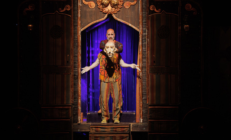 Centro Cultural Teatro Guaíra - Cine Teatro Fênix – Apucarana (Av. Curitiba, 1215, Centro, Apucarana) - GAG – A G2 Cia. de Dança Teatro Guaíra leva a Apucarana o espetáculo “GAG – Uma livre adaptação de Heinrich von Kleist sobre o Teatro de Marionetes”.