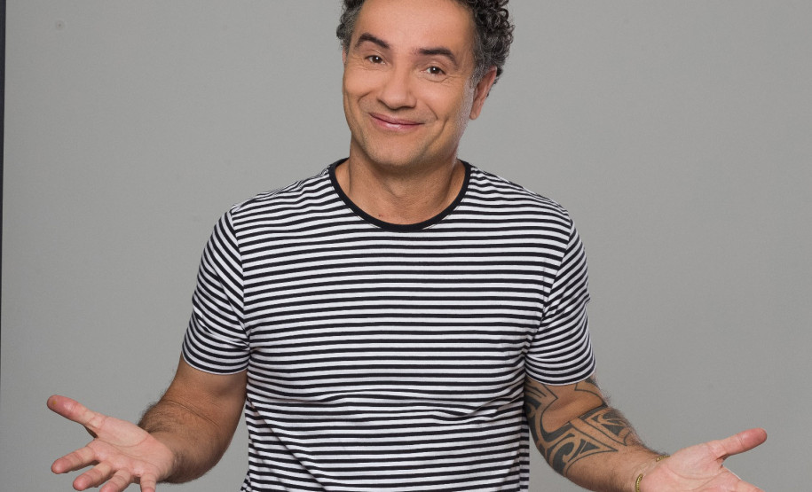 Centro Cultural Teatro Guaíra - Auditório Bento Munhoz da Rocha Neto (Guairão) -  Marco Luque – Um dos grandes nomes da comédia nacional, Marco Luque está de volta aos palcos com o espetáculo “É Disso que Eu Tô Falando”, que reúne alguns de seus personagens mais icônicos em uma nova e divertida narrativa.