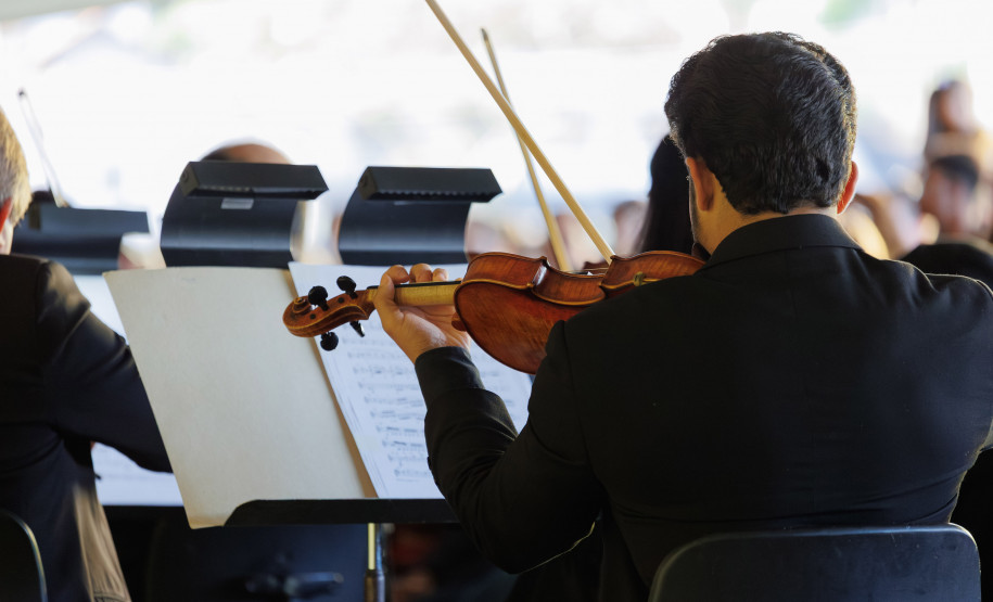 Centro Cultural Teatro Guaíra -  Museu Oscar Niemeyer (R. Mal. Hermes, 999 - Centro Cívico, Curitiba) - Concerto | 4a Série Osp No Museu Oscar Niemeyer: "Mostly Mozart" – A Orquestra Sinfônica do Paraná (OSP) retorna neste sábado (06), às 16h, ao vão-livre do MON para mais uma edição da série gratuita “OSP no Museu Oscar Niemeyer – Mostly Mozart”.
