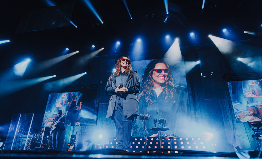 Ana Carolina celebra carreira e apresenta projeto "25 Anas" no Guairão