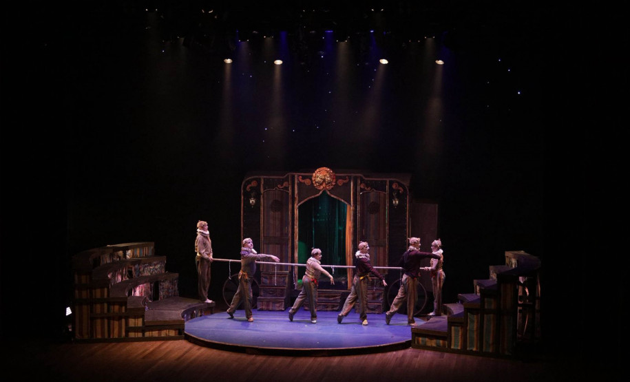 Com teatro lotado, G2 Cia. de Dança encerra 35º Festival de Cascavel