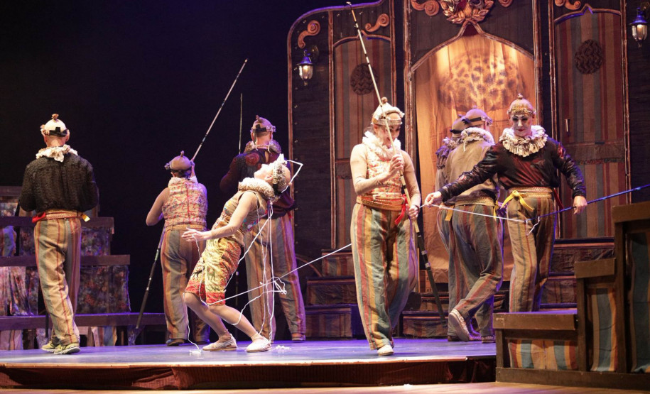 Com teatro lotado, G2 Cia. de Dança encerra 35º Festival de Cascavel