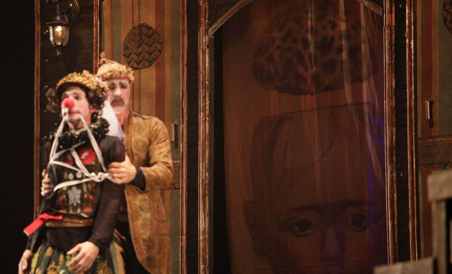 Com teatro lotado, G2 Cia. de Dança encerra 35º Festival de Cascavel