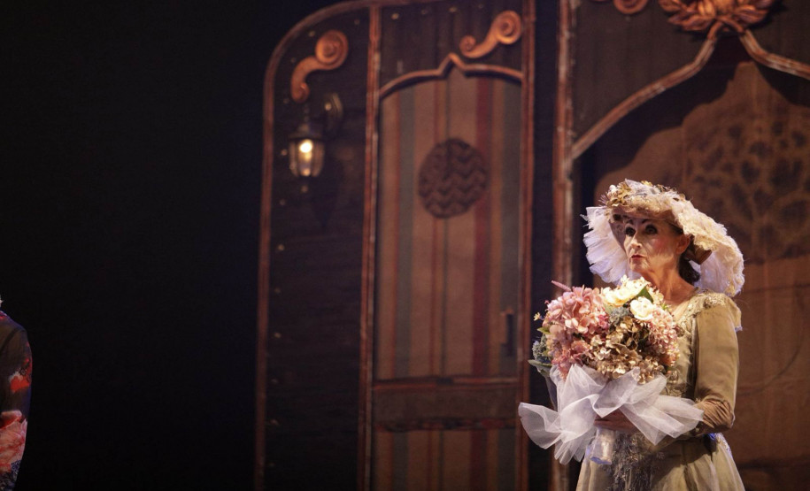 Com teatro lotado, G2 Cia. de Dança encerra 35º Festival de Cascavel