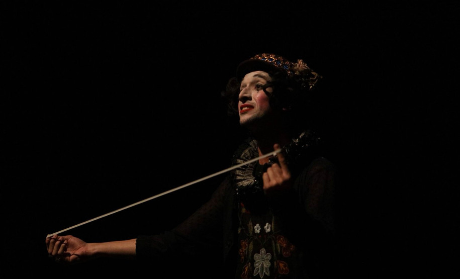 Com teatro lotado, G2 Cia. de Dança encerra 35º Festival de Cascavel