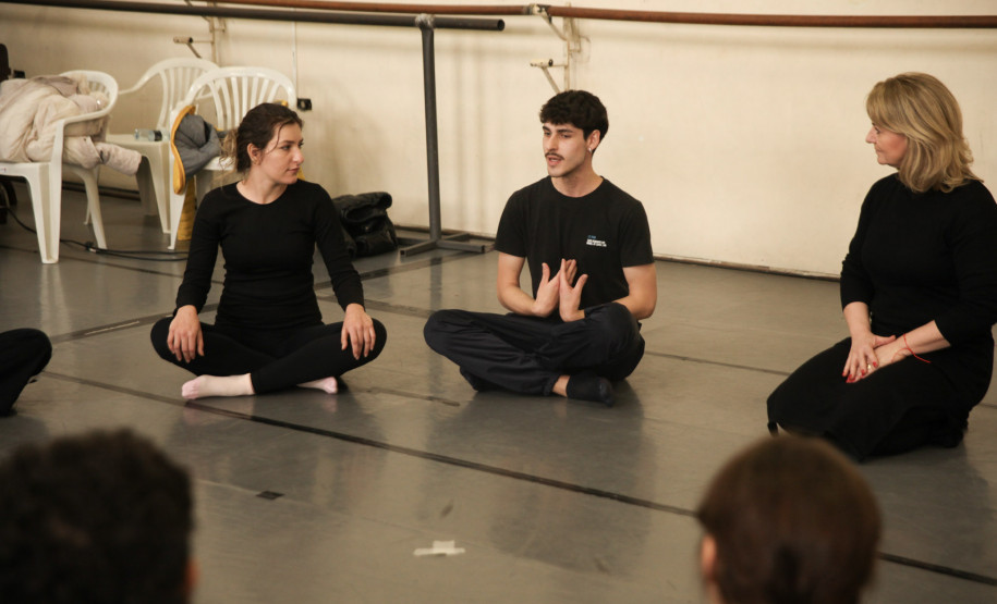 Consciência corporal: Teatro Guaíra abre inscrições para curso gratuito em Arapongas