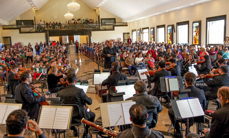 Orquestra Sinfônica do Paraná encanta público em primeira apresentação em Colombo