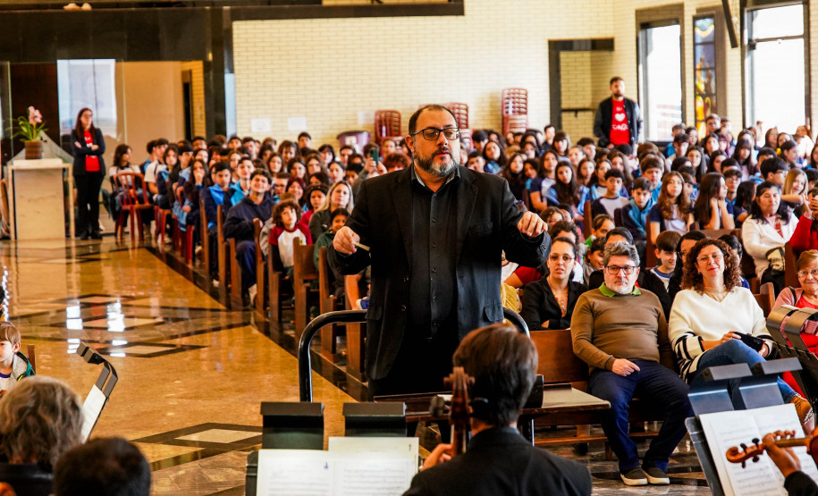 Orquestra Sinfônica do Paraná encanta público em primeira apresentação em Colombo