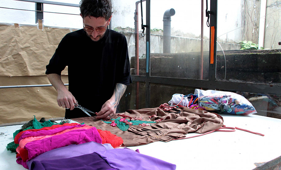 Museu Casa Alfredo Andersen (MCAA) - Residência Artística – Entre os meses de agosto e setembro, a Academia Alfredo Andersen recebe a dupla de artistas H-AL (Alexandre Linhares e Thifany F.) para o programa de residência.