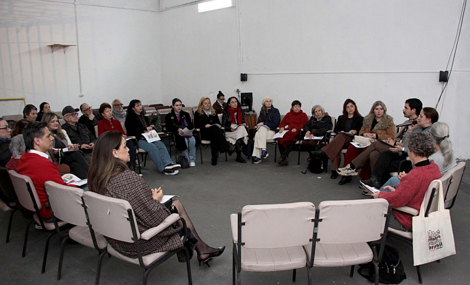 Museu da Imagem e do Som -MIS-PR - Roda de conversa | História da música: trilhas sonoras Nesta roda de conversa iremos debater sobre a história da música com ênfase nas trilhas sonoras