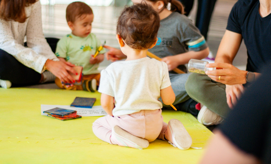 MON realiza oficina sensorial com tema de arquitetura para bebês de 1 a 2 anos
