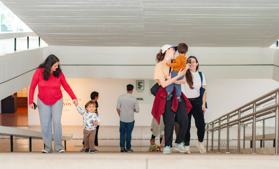 MON realiza oficina sensorial com tema de arquitetura para bebês de 1 a 2 anos