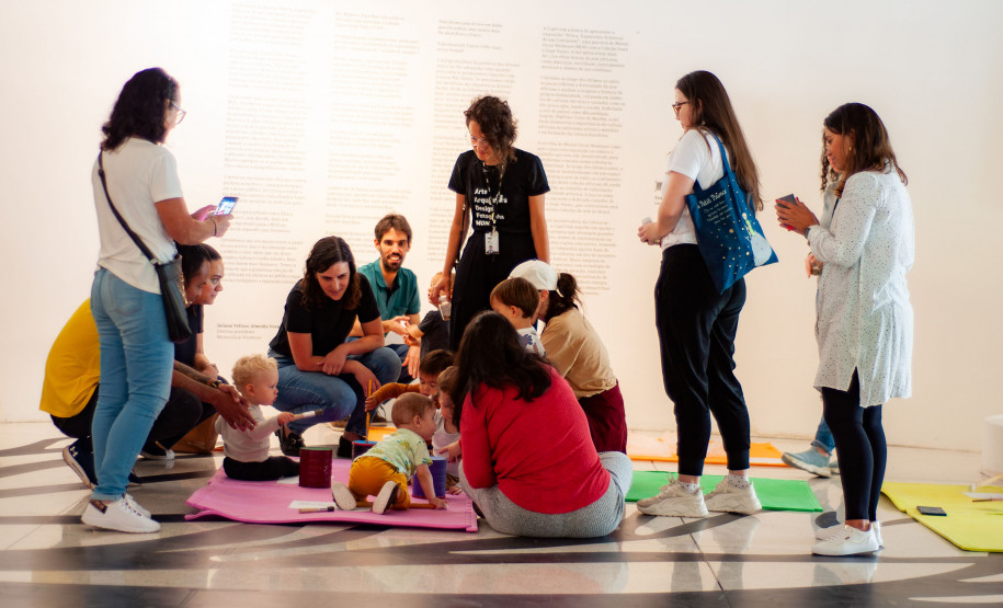 MON realiza oficina sensorial com tema de arquitetura para bebês de 1 a 2 anos
