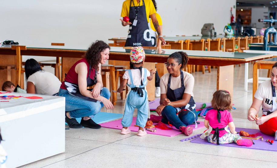 MON realiza oficina sensorial para bebês de 2 a 3 anos