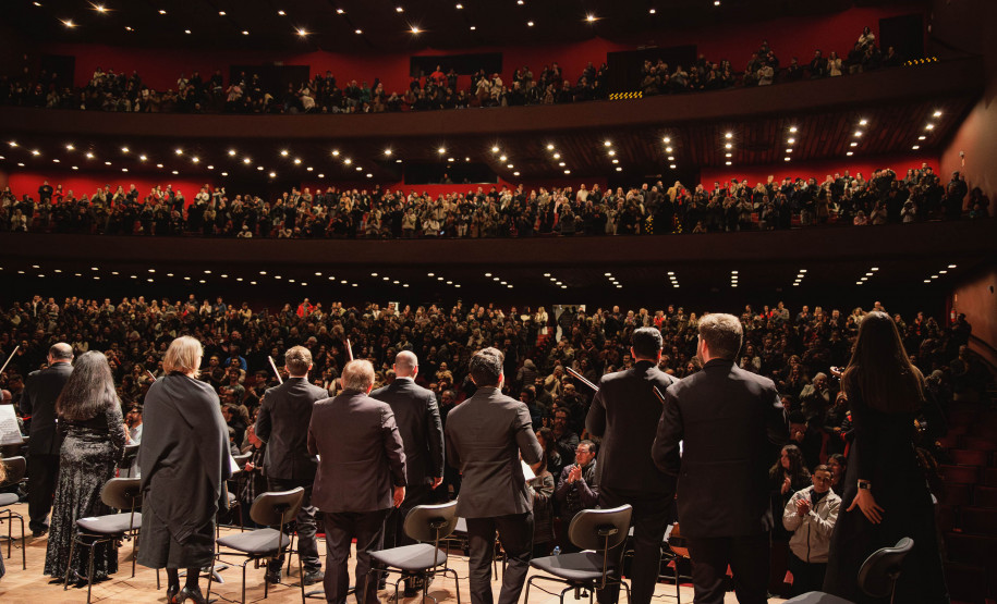 Orquestra Sinfônica do Paraná interpreta Shostakovich e Elgar no próximo domingo - Sob regência do maestro convidado Roberto Ramos, o público terá a oportunidade de ouvir duas obras que dialogam com a amizade e a memória: o "Concerto nº 2 para Violino", do russo Dmitri Shostakovich, interpretado pelo solista convidado Alessandro Borgomanero, e as célebres "Variações Enigma", do inglês Edward Elgar