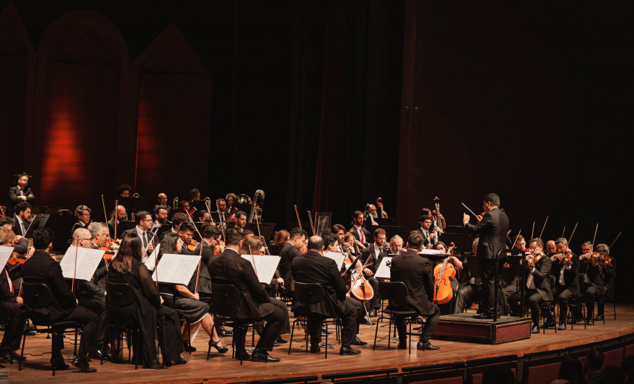 Com o tema amizade, emoção do público marca concerto da Orquestra Sinfônica do Paraná