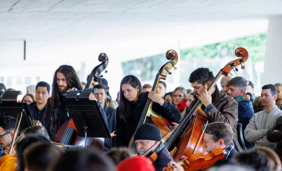 Orquestra Sinfônica do Paraná atrai mais de 1200 pessoas no concerto da série "Mostly Mozart"