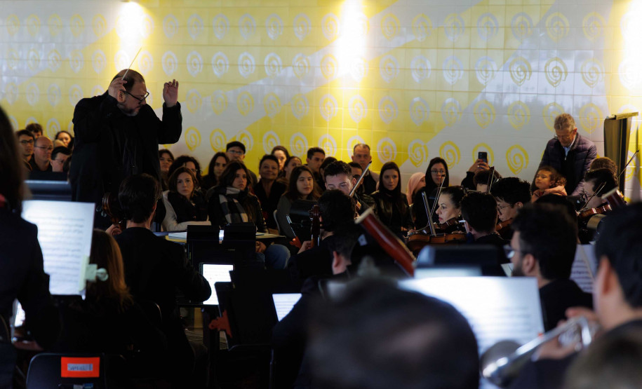 Orquestra Sinfônica do Paraná atrai mais de 1200 pessoas no concerto da série "Mostly Mozart"