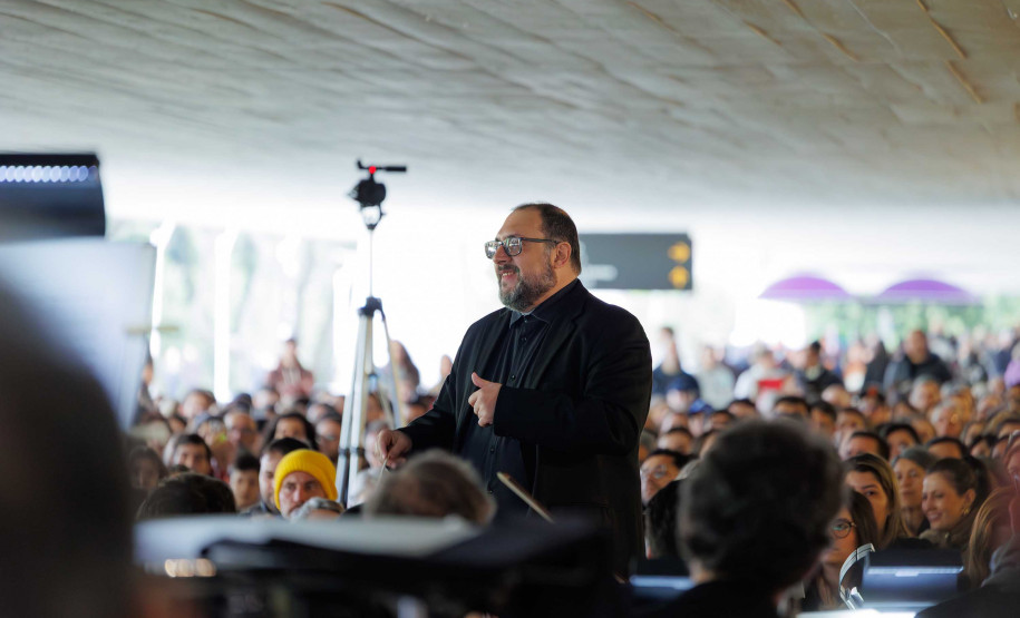 Orquestra Sinfônica do Paraná atrai mais de 1200 pessoas no concerto da série "Mostly Mozart"