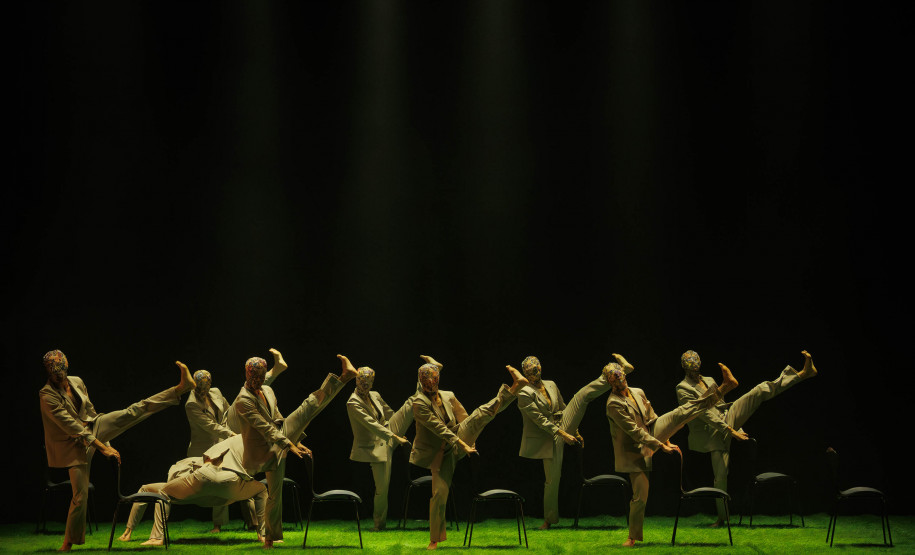 Balé Teatro Guaíra: duas noites de casa cheia marcam sucesso de V.I.C.A. e Stol no Guairinha