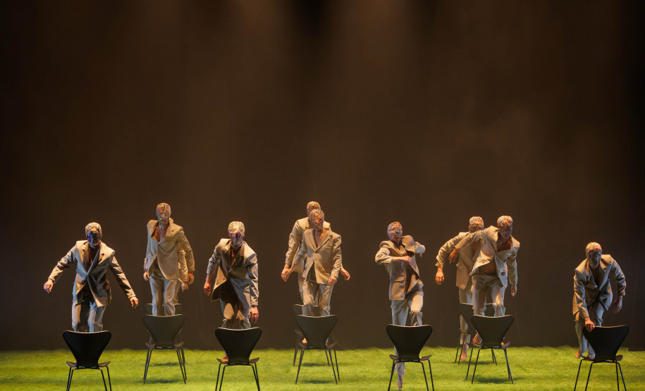 Balé Teatro Guaíra: duas noites de casa cheia marcam sucesso de V.I.C.A. e Stol no Guairinha