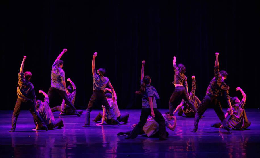 Balé Teatro Guaíra: duas noites de casa cheia marcam sucesso de V.I.C.A. e Stol no Guairinha