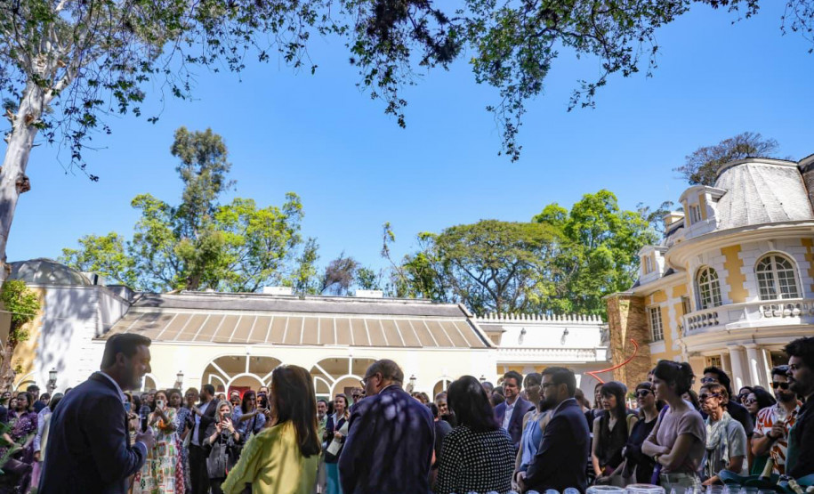 O governador Carlos Massa Ratinho Junior recepcionou nesta quarta-feira (3), em São Paulo, o presidente do Centre Pompidou, Laurent Le Bon, que chega ao Brasil para o início das ativações do Centre Pompidou Paraná, que acontecem nesta semana em Foz do Iguaçu