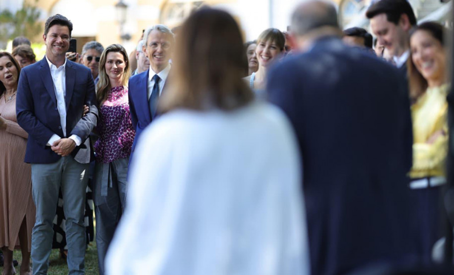 O governador Carlos Massa Ratinho Junior recepcionou nesta quarta-feira (3), em São Paulo, o presidente do Centre Pompidou, Laurent Le Bon, que chega ao Brasil para o início das ativações do Centre Pompidou Paraná, que acontecem nesta semana em Foz do Iguaçu
