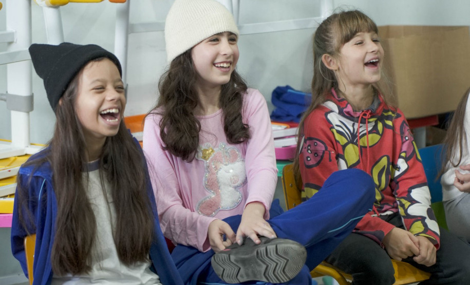 Projeto sobre preservação de oceanos e cultura caiçara acontece em cidades litorâneas até outubro