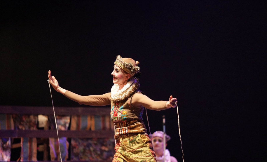 Com teatro lotado, G2 Cia. de Dança encerra 35º Festival de Cascavel