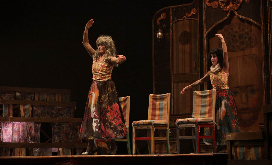 Com teatro lotado, G2 Cia. de Dança encerra 35º Festival de Cascavel