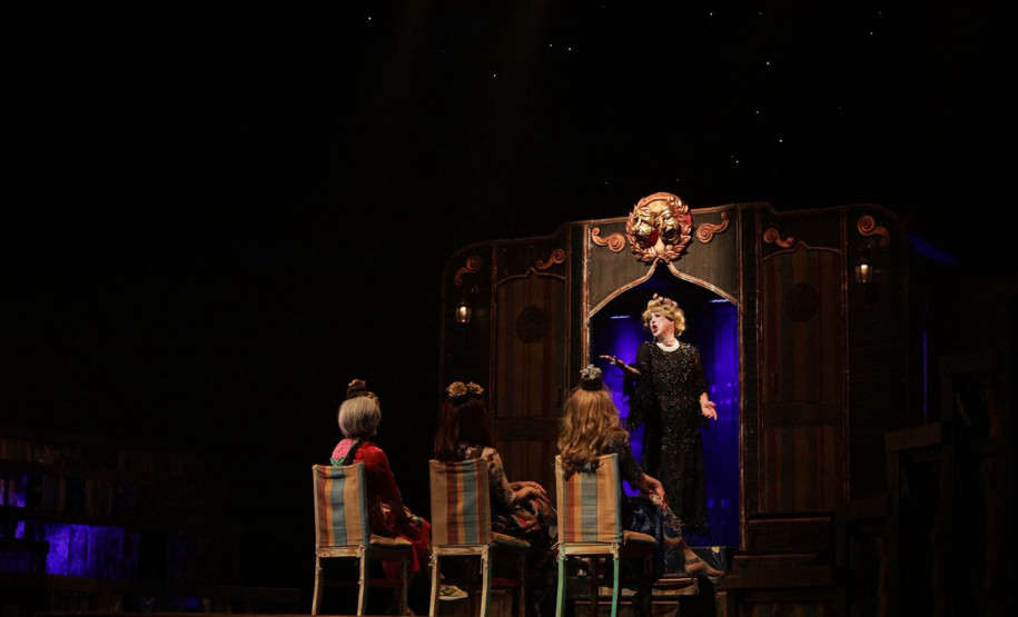 Com teatro lotado, G2 Cia. de Dança encerra 35º Festival de Cascavel