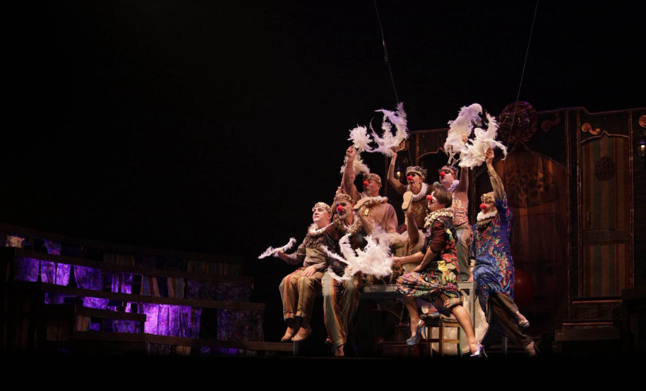 Com teatro lotado, G2 Cia. de Dança encerra 35º Festival de Cascavel