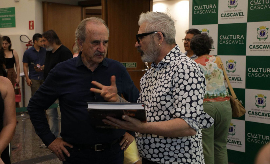 Com teatro lotado, G2 Cia. de Dança encerra 35º Festival de Cascavel