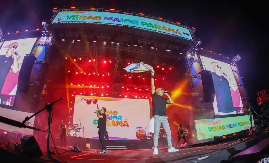 Show da dupla Rick e Rener no Verão Maior Paraná.