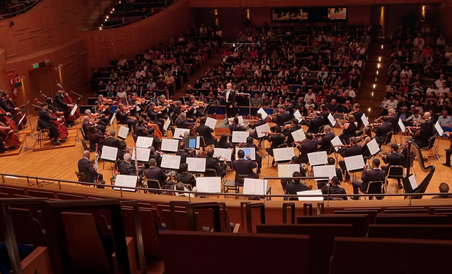 Orquestra Sinfônica do Paraná reúne mil pessoas em concerto inédito em Belo Horizonte