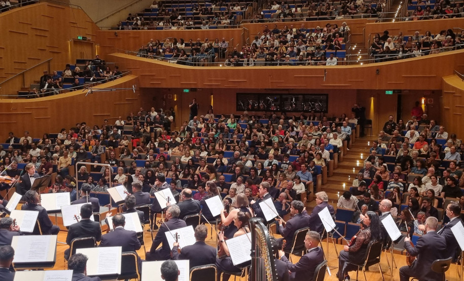 Orquestra Sinfônica do Paraná reúne mil pessoas em concerto inédito em Belo Horizonte
