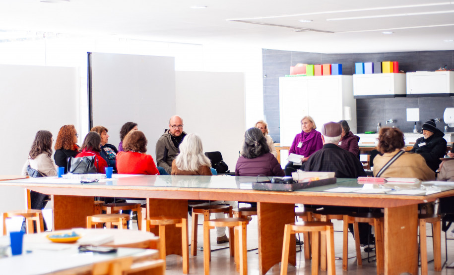 MON promove ateliê de gravura para o público 60+