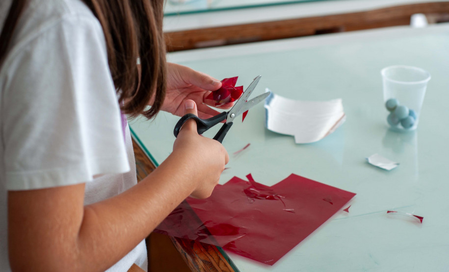 MON promove atividades com a presença do artista mexicano Gabriel de la Mora