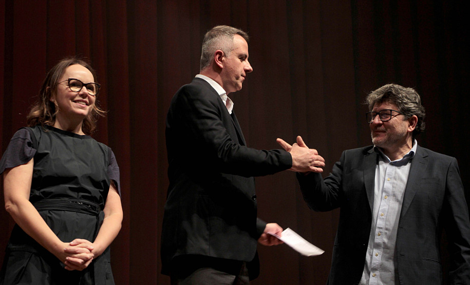Entrega da reforma do telhado do Teatro Guaíra / parceria da AUDI - Apresentação de Ballet para 600 crianças de escolas públicas.
