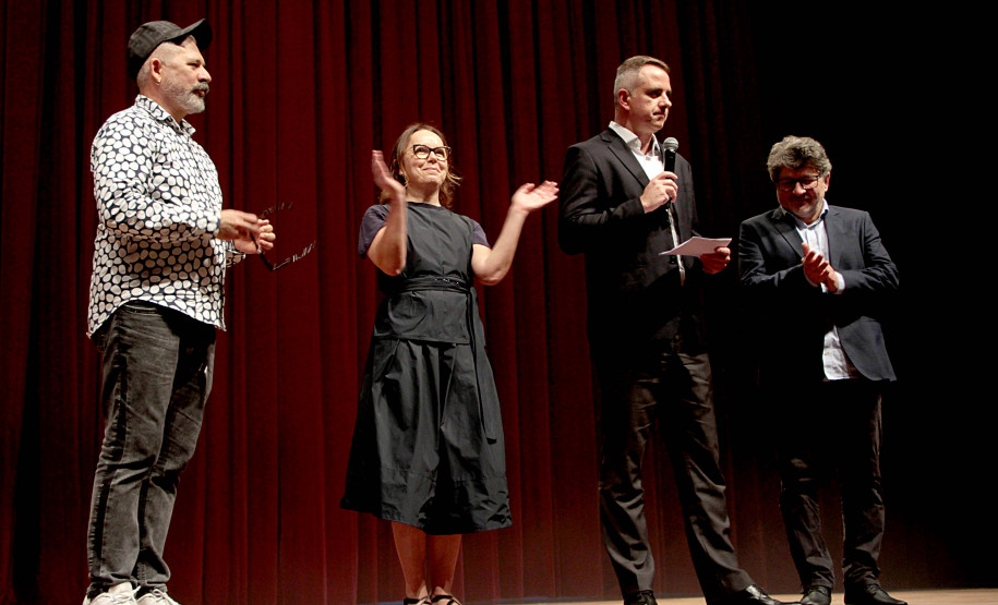 Entrega da reforma do telhado do Teatro Guaíra / parceria da AUDI - Apresentação de Ballet para 600 crianças de escolas públicas.