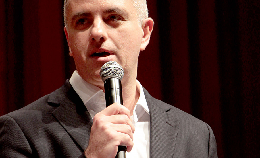 Entrega da reforma do telhado do Teatro Guaíra / parceria da AUDI - Apresentação de Ballet para 600 crianças de escolas públicas.