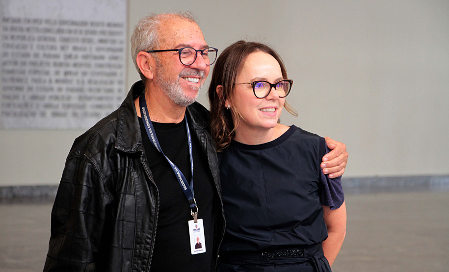 Entrega da reforma do telhado do Teatro Guaíra / parceria da AUDI - Apresentação de Ballet para 600 crianças de escolas públicas.